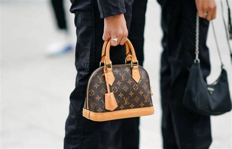 combien coute un sac a main louis vuitton|vente de sac Louis Vuitton.